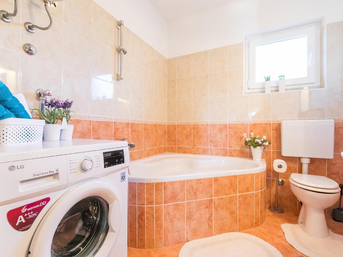 Holiday Appartment Tessa Porec Luaran gambar